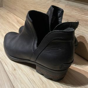 Sorel Lolla Cutout Bootie - Black - 8.5